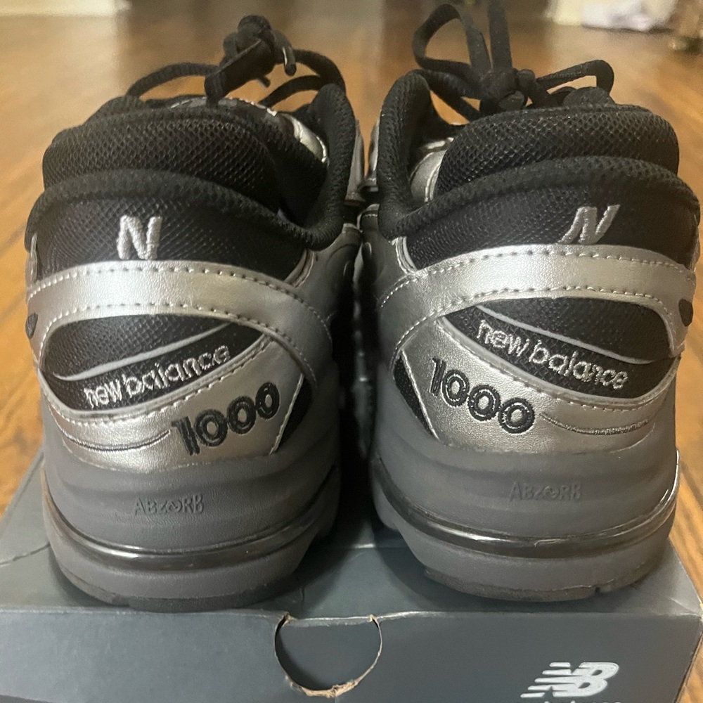 New Balance 1000 Metallic - Picture 4 of 8